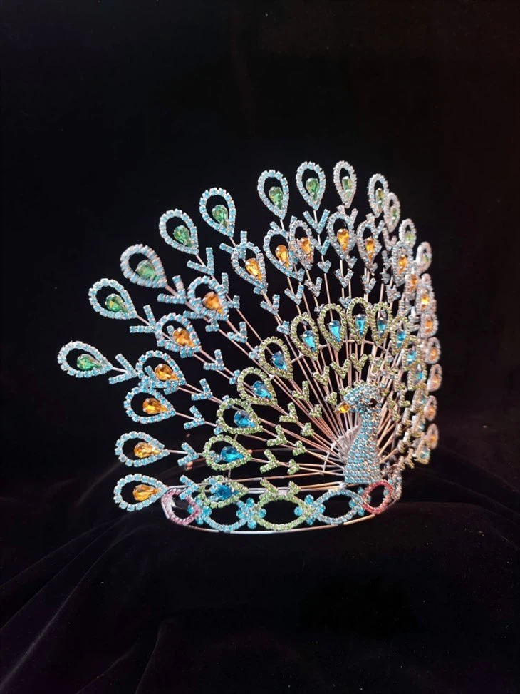 Wholesale Custom Rhinestone Peacock Pageant Crown suppliers